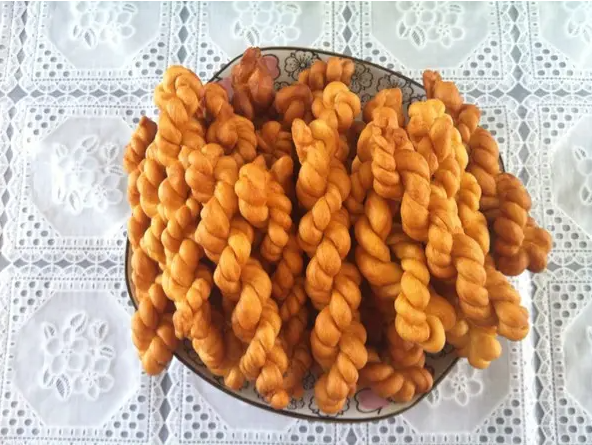 在使用仿手工麻花機(jī)時要注意哪些事項呢